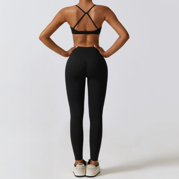 Sleek Essentials: Autumn Winter Quick Drying Yoga Set-Aston Sienna