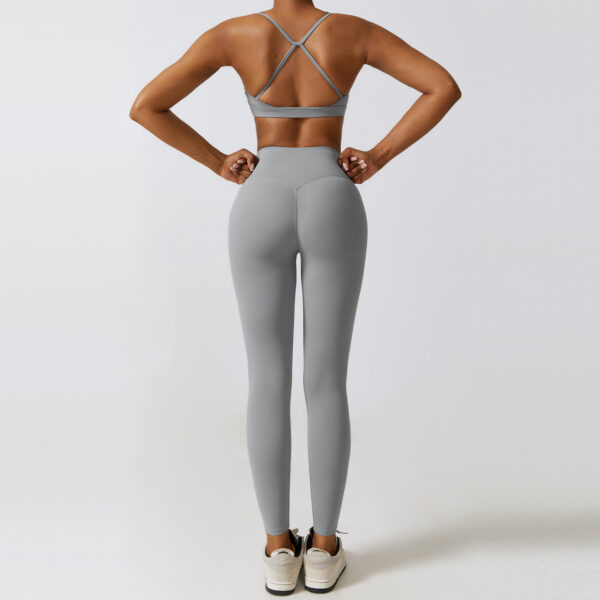 Sleek Essentials: Autumn Winter Quick Drying Yoga Set-Aston Sienna