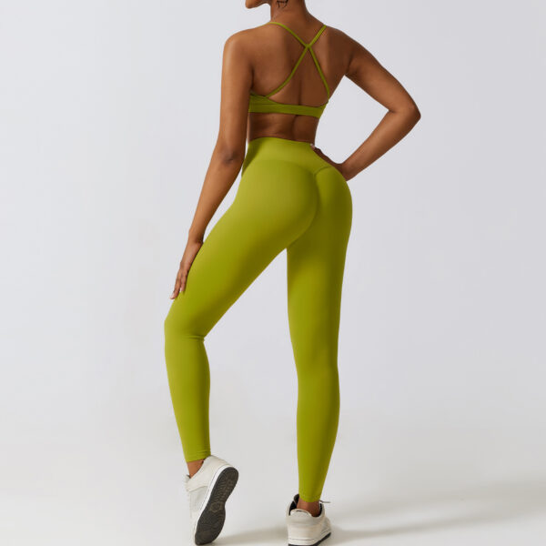 Sleek Essentials: Autumn Winter Quick Drying Yoga Set-Aston Sienna