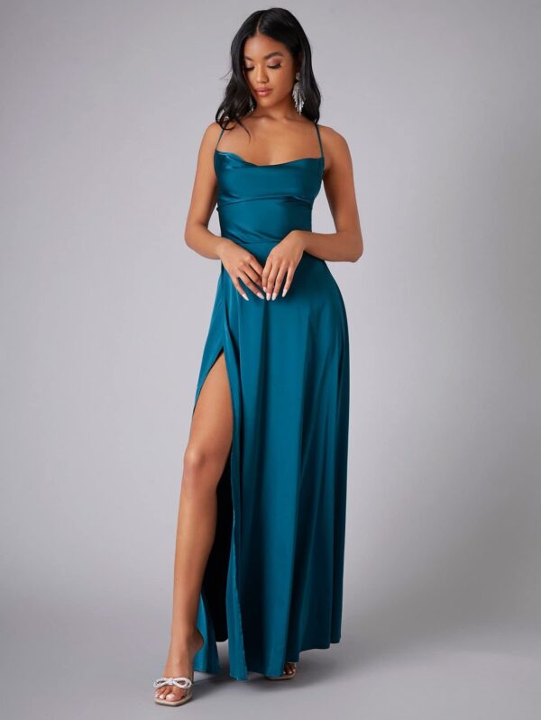 Stun in Style: Slim Fit Backless Formal Dress