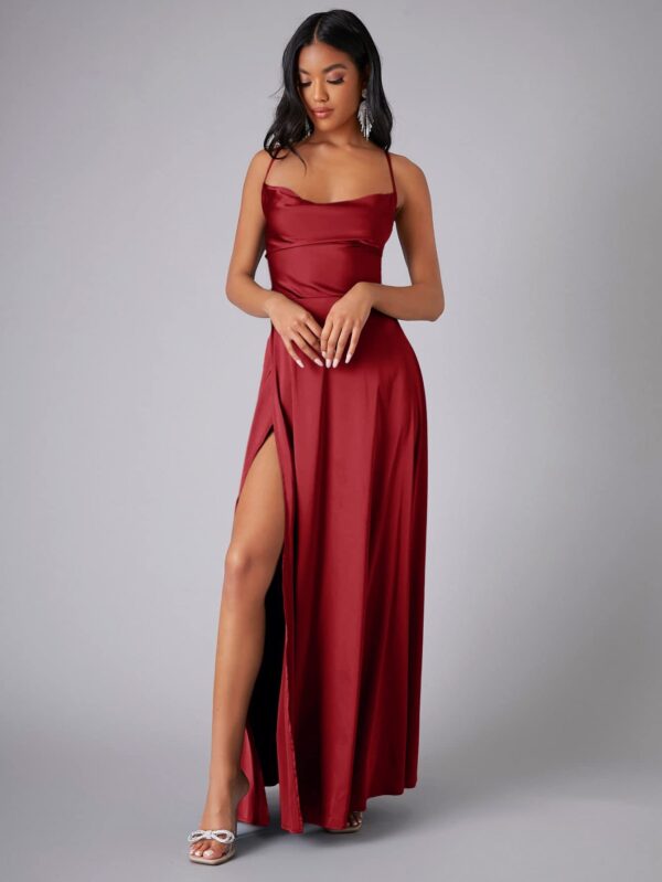 Stun in Style: Slim Fit Backless Formal Dress