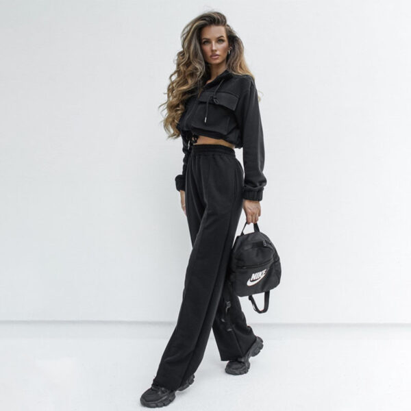Head-turning Comfort: The Ultimate Drawstring Lounge Set - Image 4