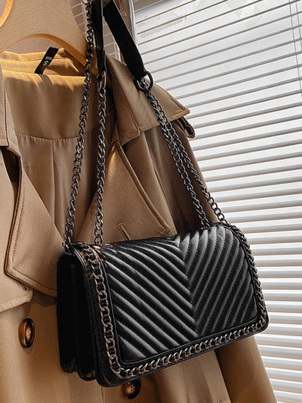 Embroidered thread chain square bag