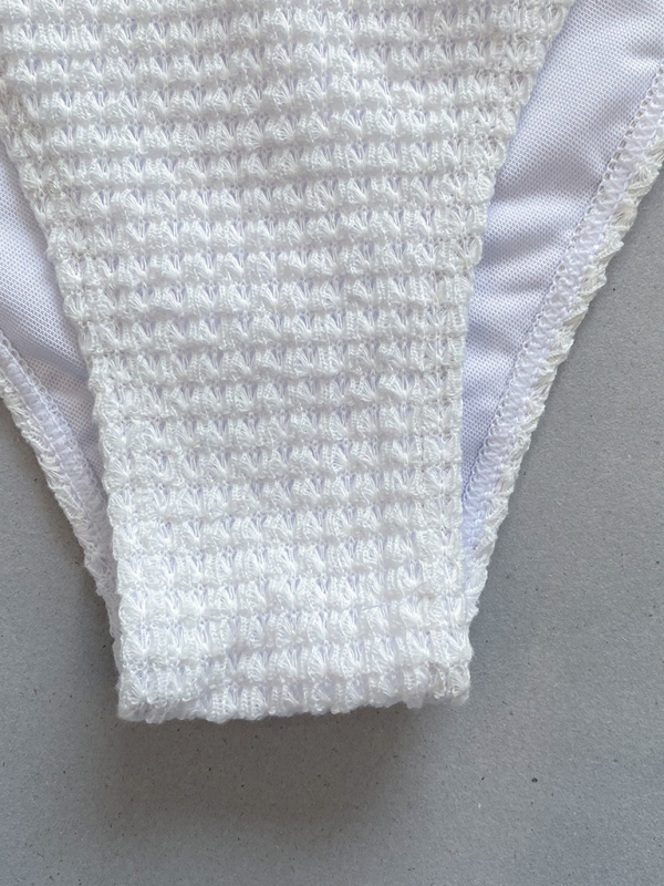 Women's new three-piece bikini three-dimensional flower split swimsuit - Image 6