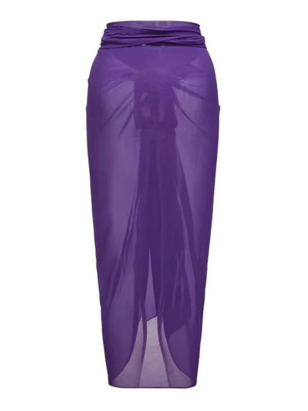 Hip-huggingt hree-piece swimsuit - Image 3