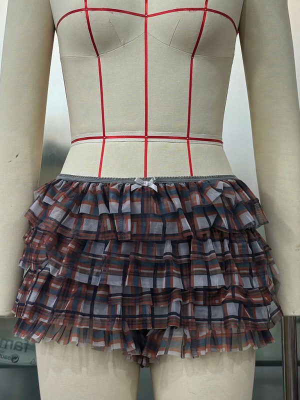 Ruffled Wavy Low Rise Shorts - Image 4