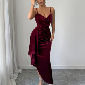 Elegant evening gown with suspenders and long dress