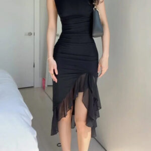 Mesh dress with irregular ear-cut waist and elegant pleat design