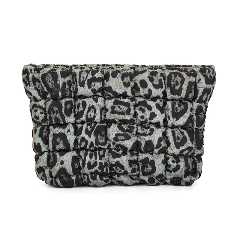 Green leopard print Puffer Makeup Bag Quilted Pouch Cosmetic Organizer Bag Soft Nylon Travel Toiletry Bag Zipper Handbag for Women